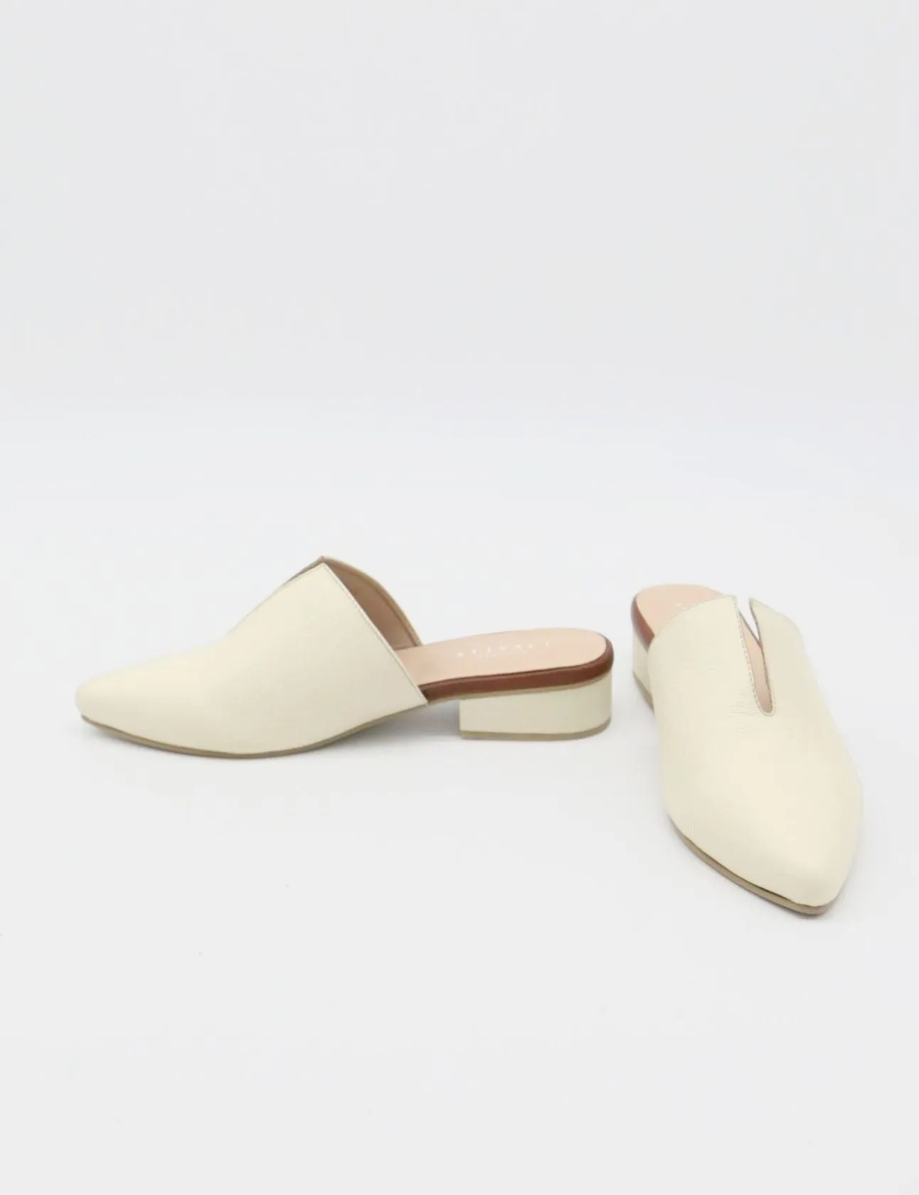 Pijao mules sandals in off white leather womens shoes